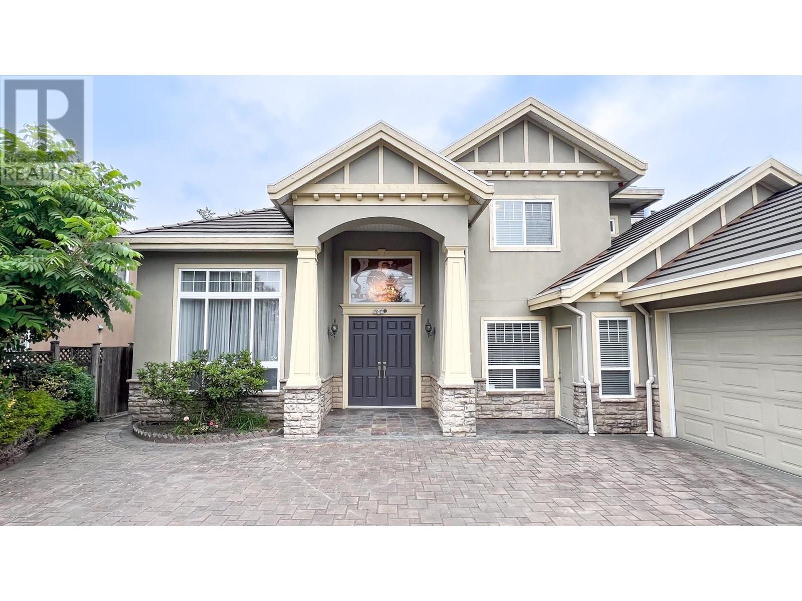 Photo 3 of 6571 Chatsworth Road, Richmond BC