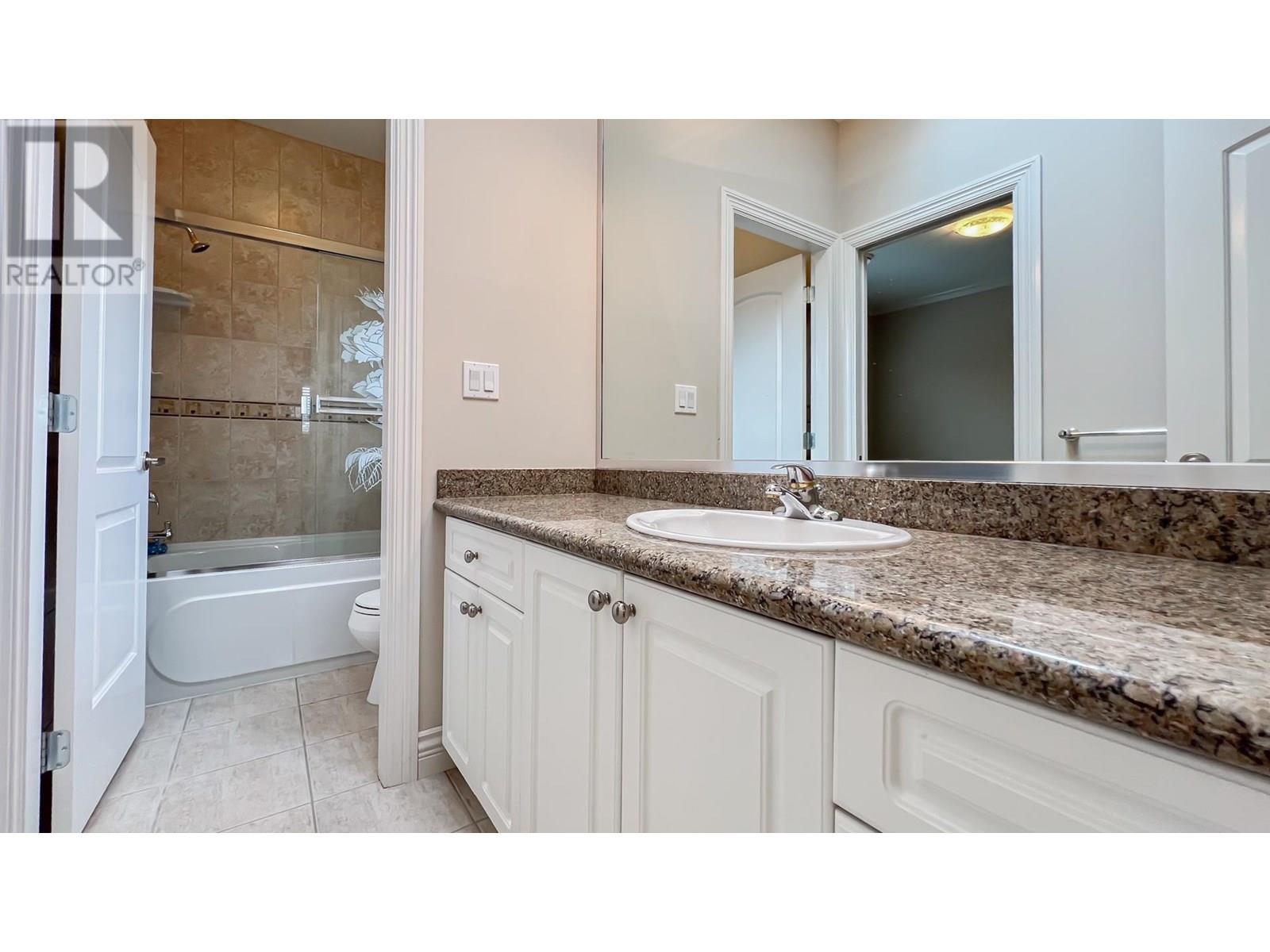 Photo 33 of 6571 Chatsworth Road, Richmond BC