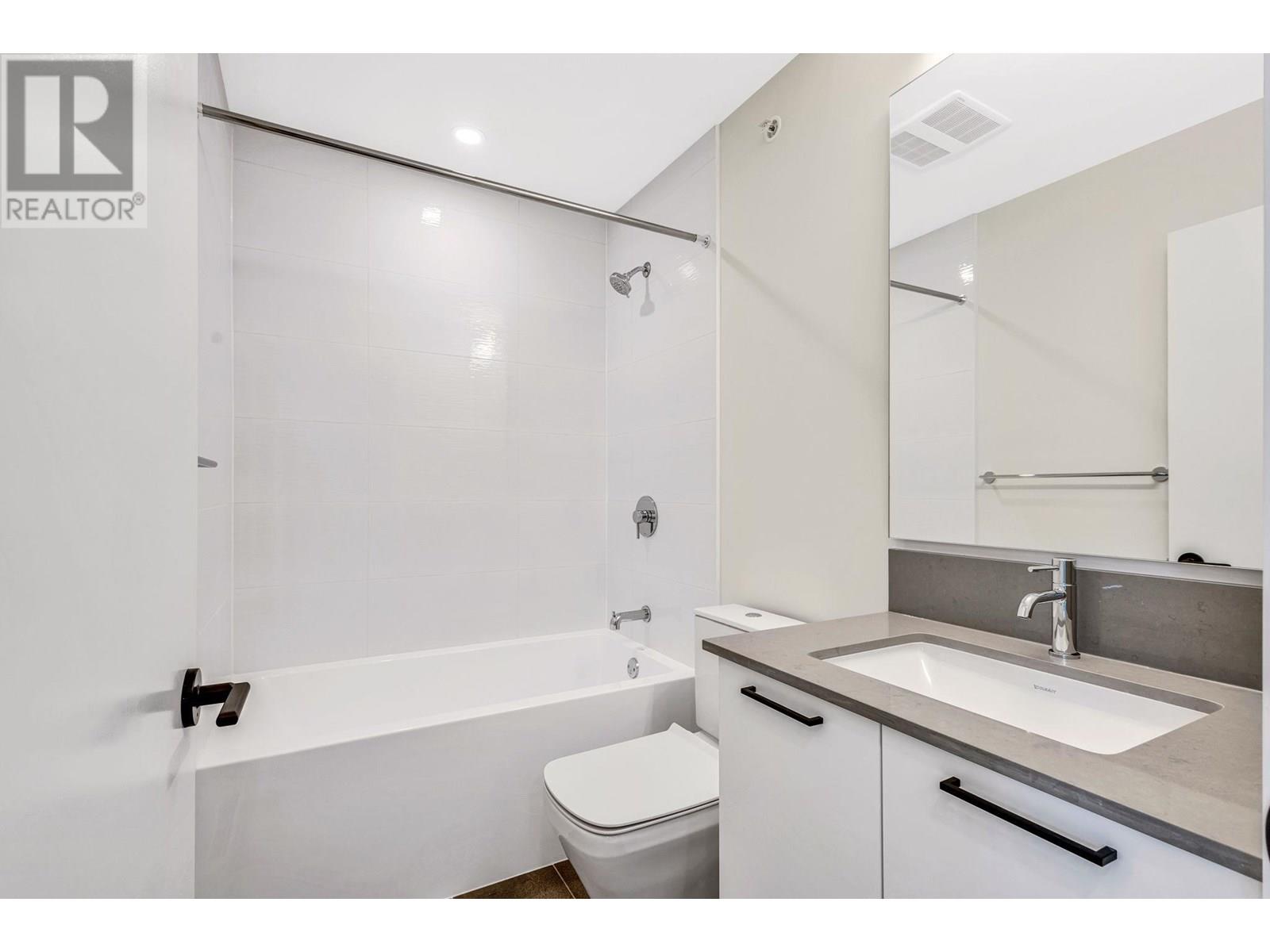 Photo 30 of 59 488 Furness Street, New Westminster BC
