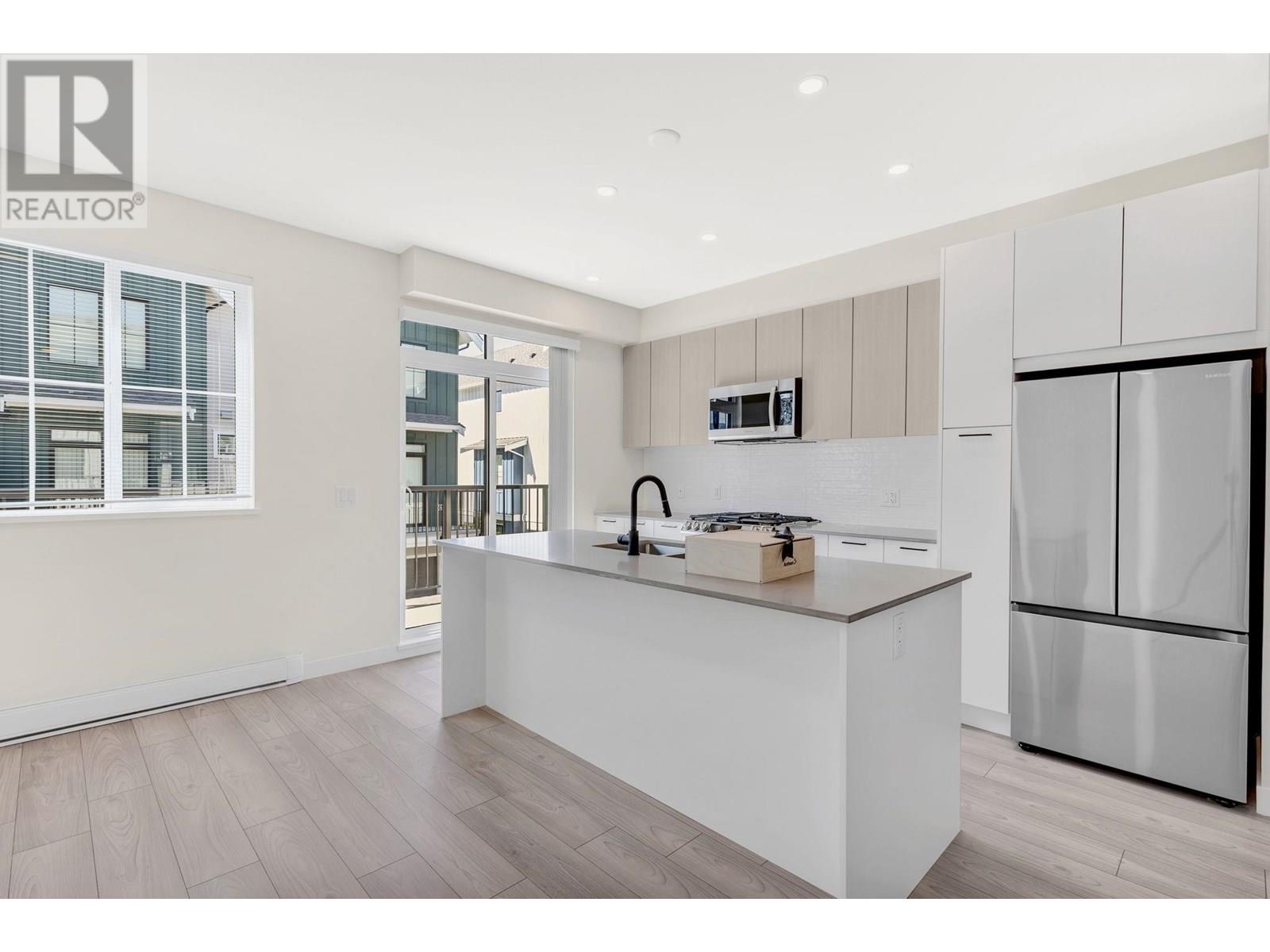 Photo 11 of 59 488 Furness Street, New Westminster BC