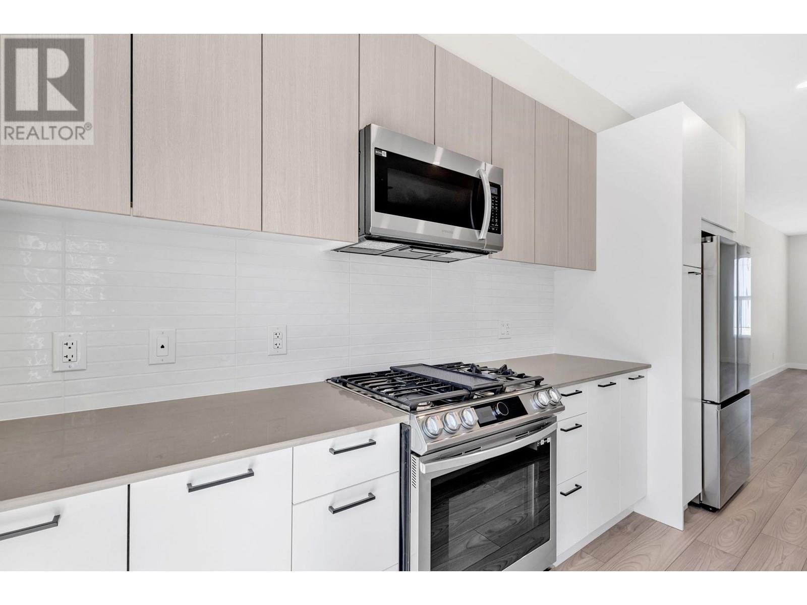 Photo 16 of 59 488 Furness Street, New Westminster BC