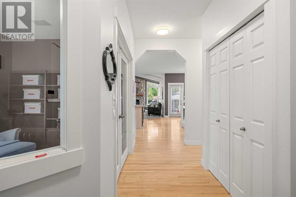 Single Family House for Sale in  Tuscany Ravine Terrace NW Tuscany Calgary 