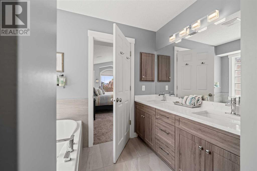 Single Family House for Sale in  Tuscany Ravine Terrace NW Tuscany Calgary 