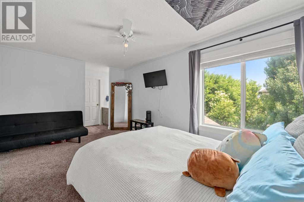 Single Family House for Sale in  Tuscany Ravine Terrace NW Tuscany Calgary 