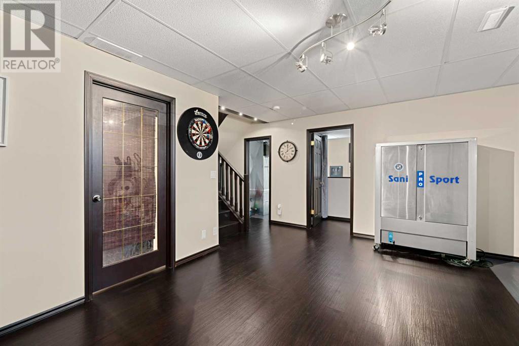 Single Family House for Sale in  Tuscany Ravine Terrace NW Tuscany Calgary 