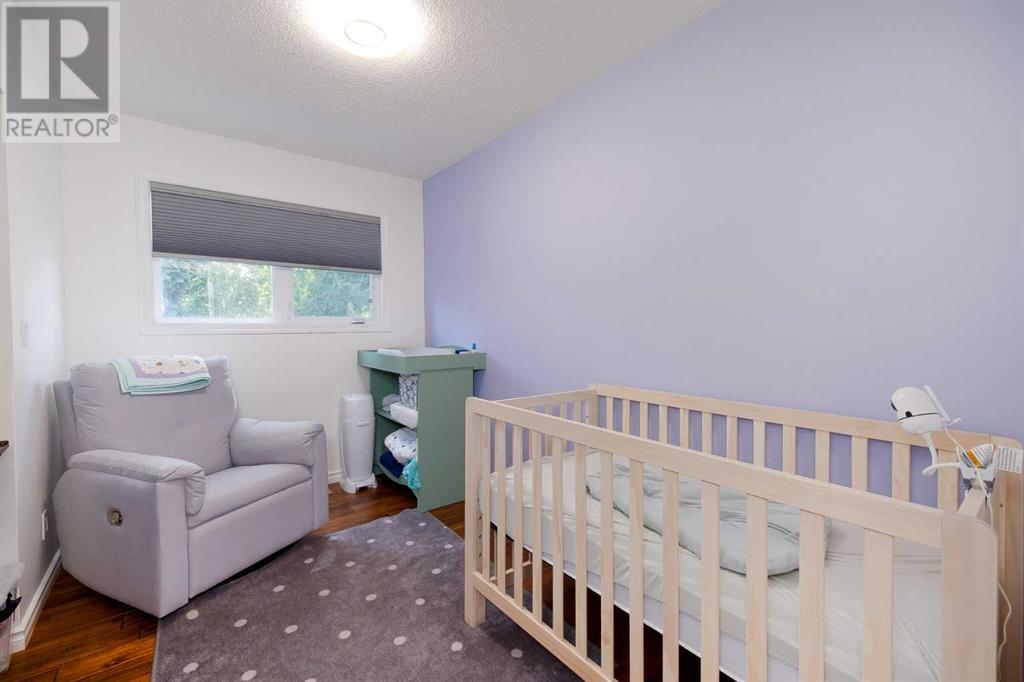 Single Family House Bungalow for Sale in  Woodglen Close SW Woodbine Calgary 