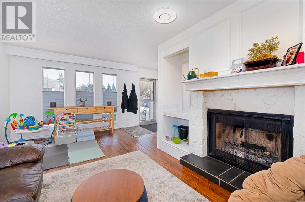Single Family House Bungalow for Sale in  Woodglen Close SW Woodbine Calgary 
