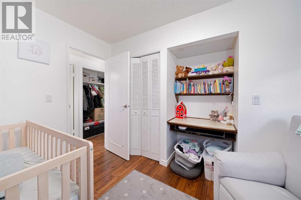 Single Family House Bungalow for Sale in  Woodglen Close SW Woodbine Calgary 