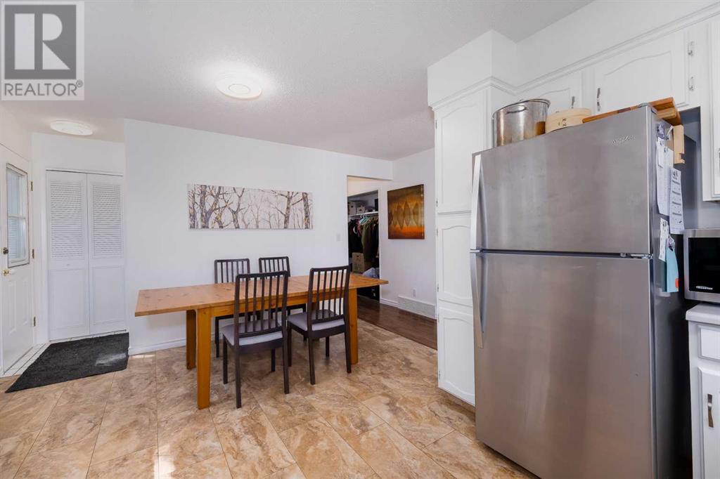 Single Family House Bungalow for Sale in  Woodglen Close SW Woodbine Calgary 