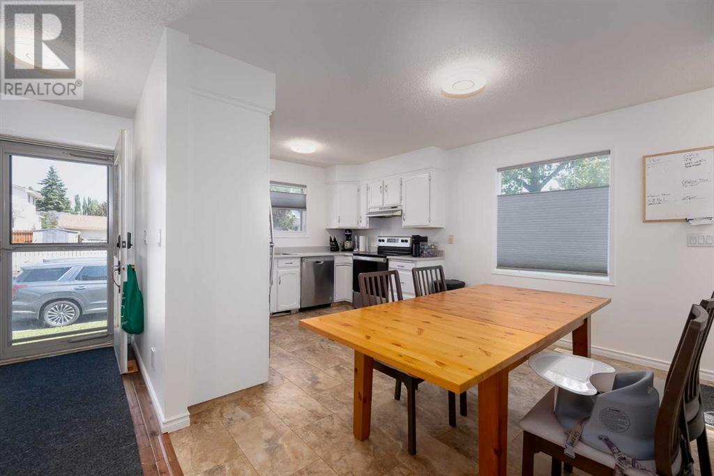 Single Family House Bungalow for Sale in  Woodglen Close SW Woodbine Calgary 