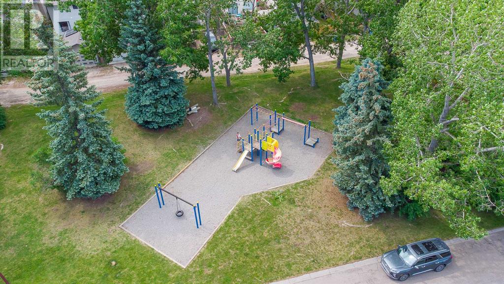 Single Family House Bungalow for Sale in  Woodglen Close SW Woodbine Calgary 