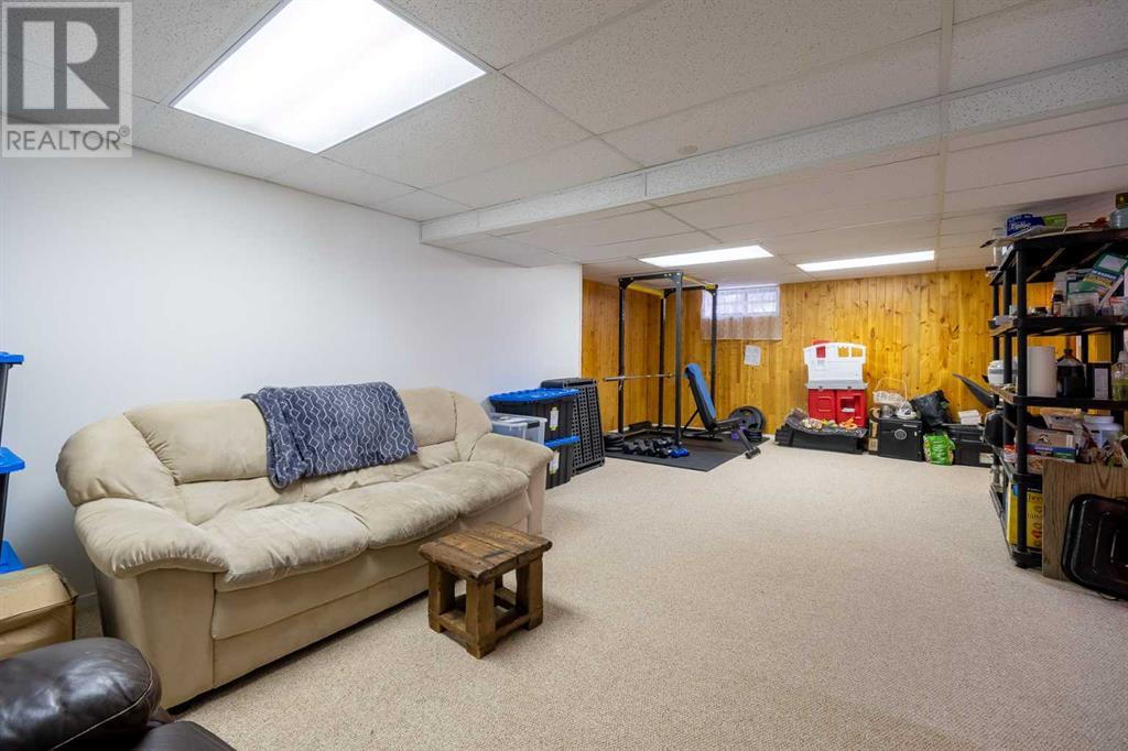 Single Family House Bungalow for Sale in  Woodglen Close SW Woodbine Calgary 