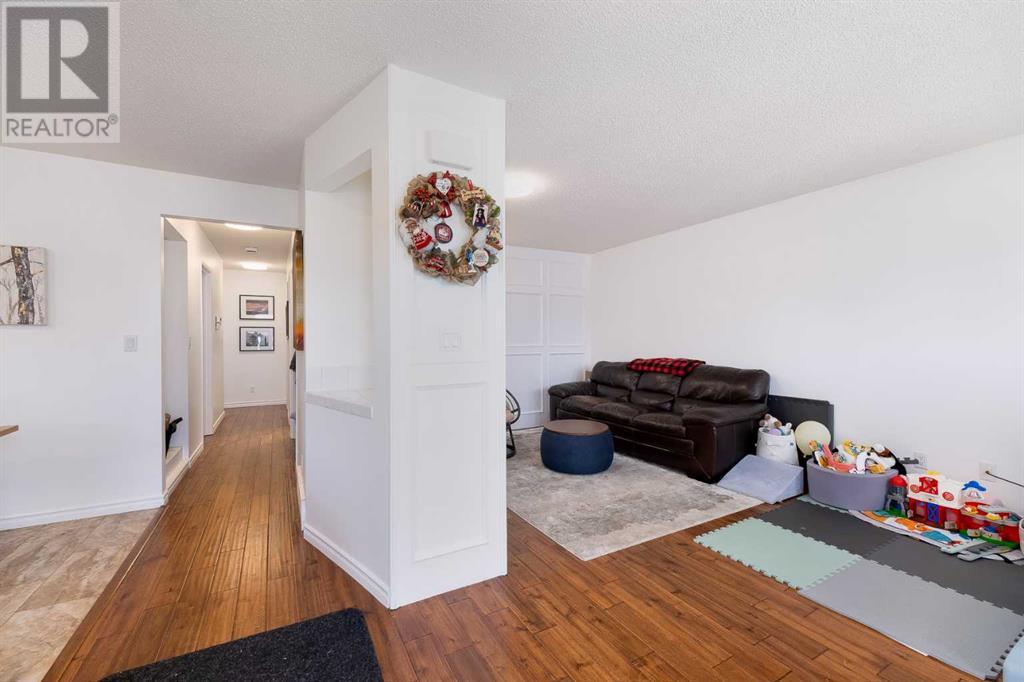 Single Family House Bungalow for Sale in  Woodglen Close SW Woodbine Calgary 