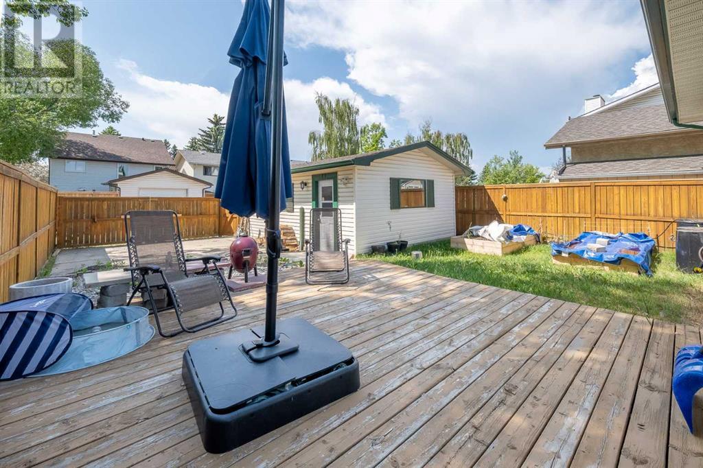 Single Family House Bungalow for Sale in  Woodglen Close SW Woodbine Calgary 