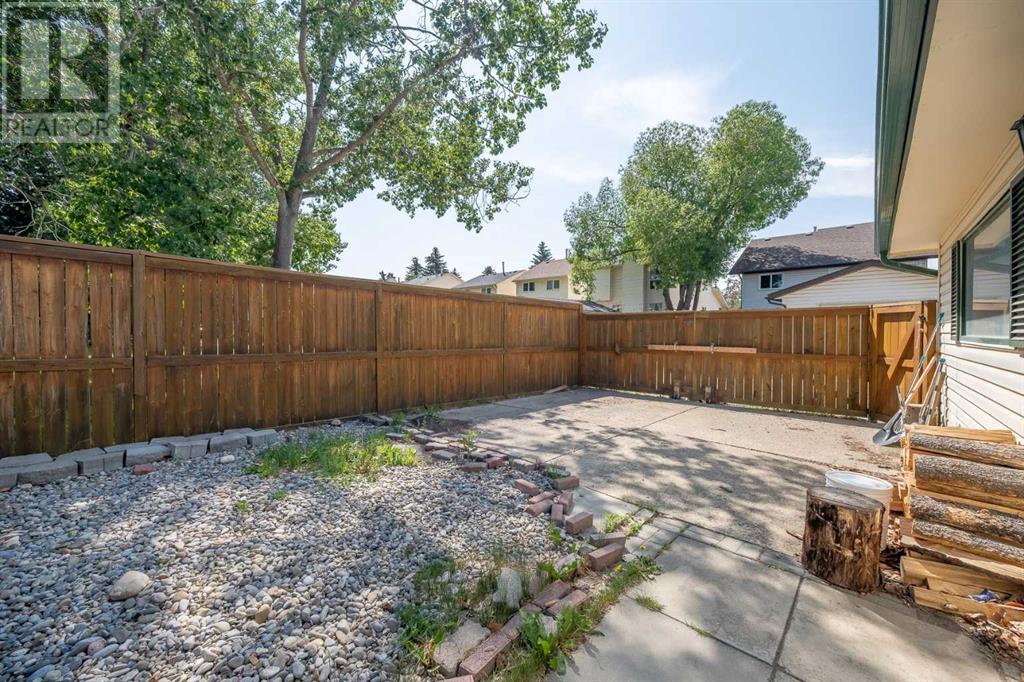 Single Family House Bungalow for Sale in  Woodglen Close SW Woodbine Calgary 