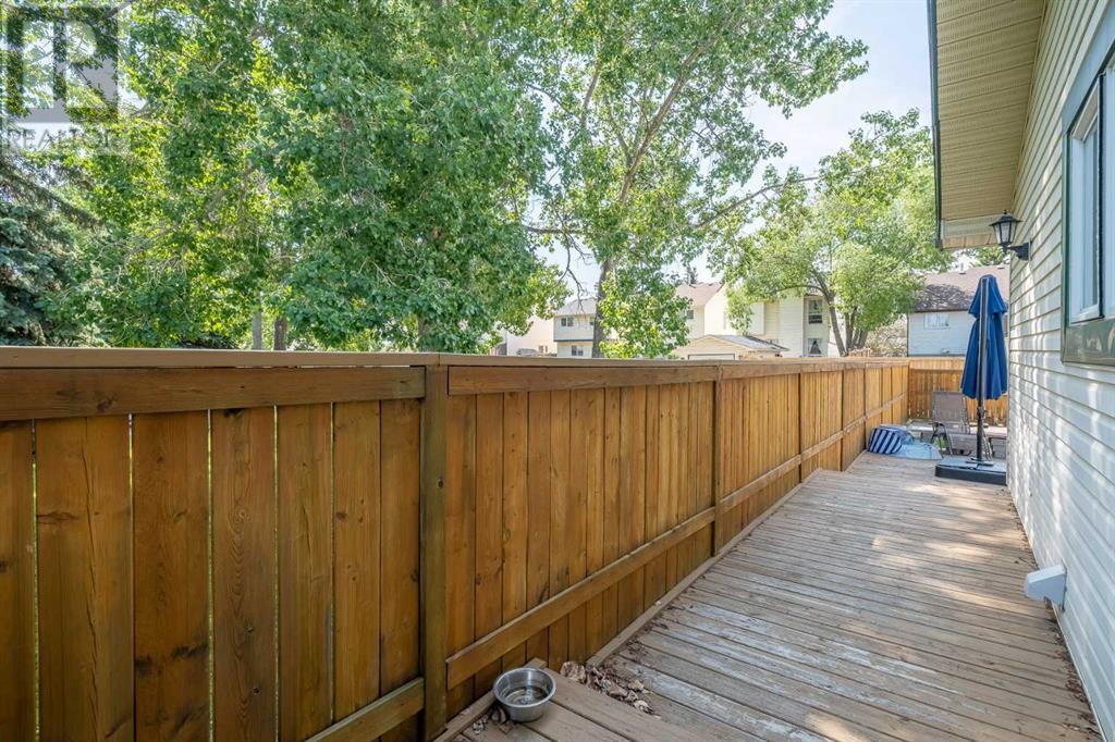 Single Family House Bungalow for Sale in  Woodglen Close SW Woodbine Calgary 
