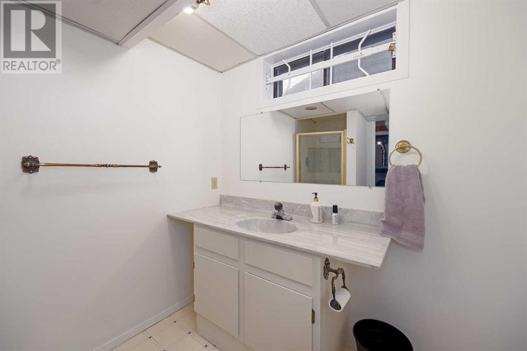 Single Family House Bungalow for Sale in  Woodglen Close SW Woodbine Calgary 