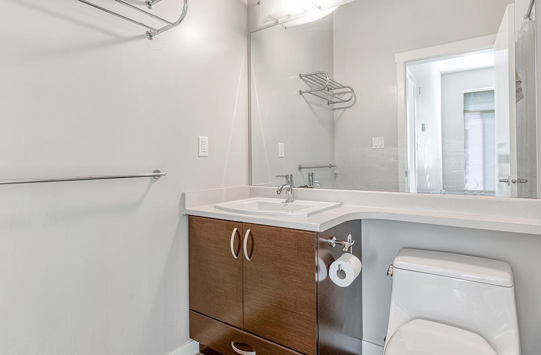 Photo 10 of 521 13728 108 Avenue, Surrey BC