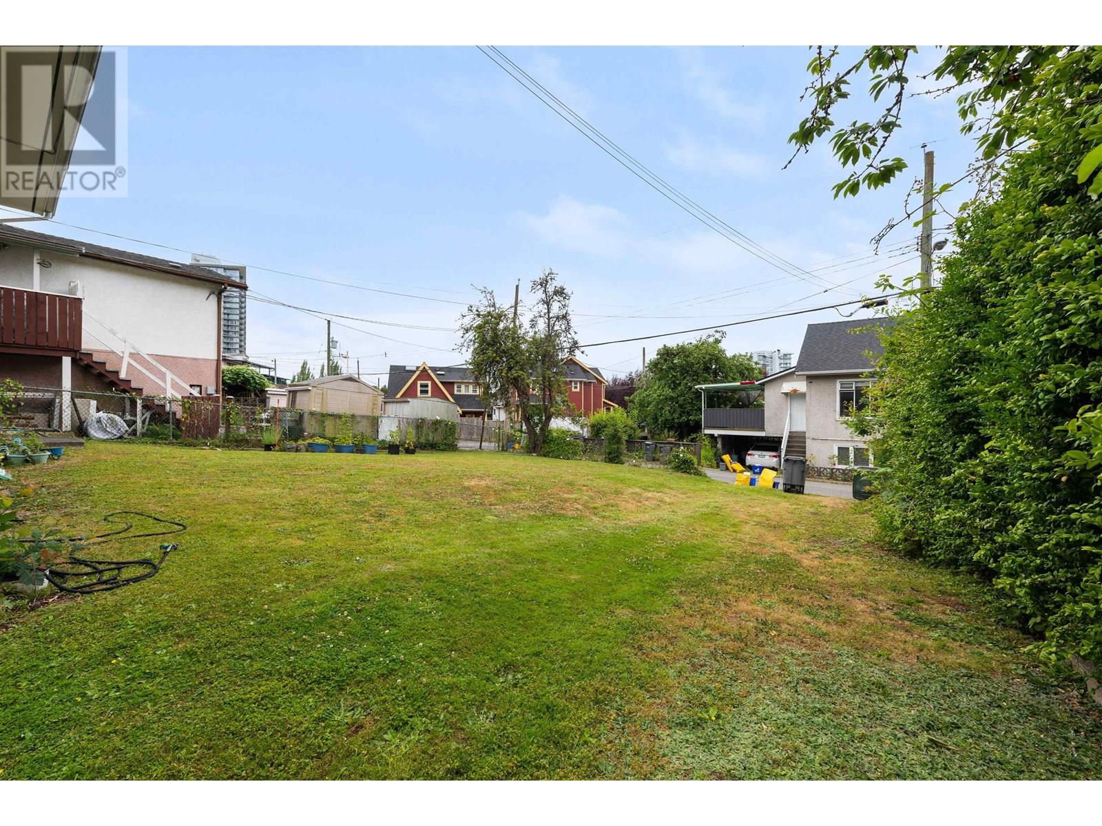 Photo 17 of 4561 Nanaimo Street, Vancouver BC