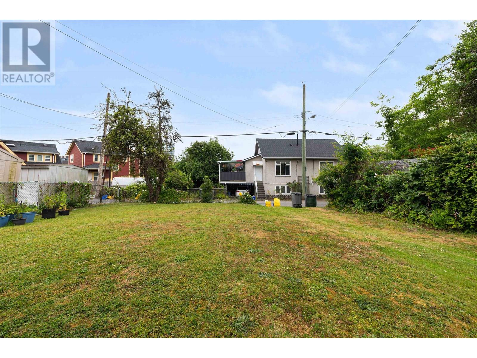 Photo 6 of 4561 Nanaimo Street, Vancouver BC