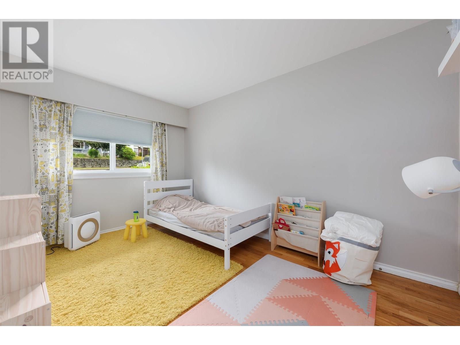 Photo 7 of 4561 Nanaimo Street, Vancouver BC