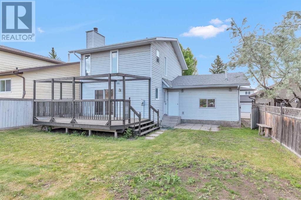 Single Family House for Sale in  Sandstone Way NW Sandstone Valley Calgary 