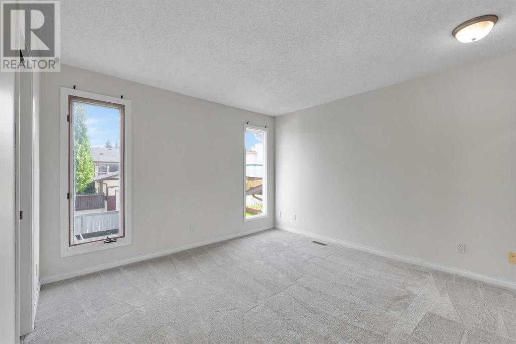 Single Family House for Sale in  Sandstone Way NW Sandstone Valley Calgary 