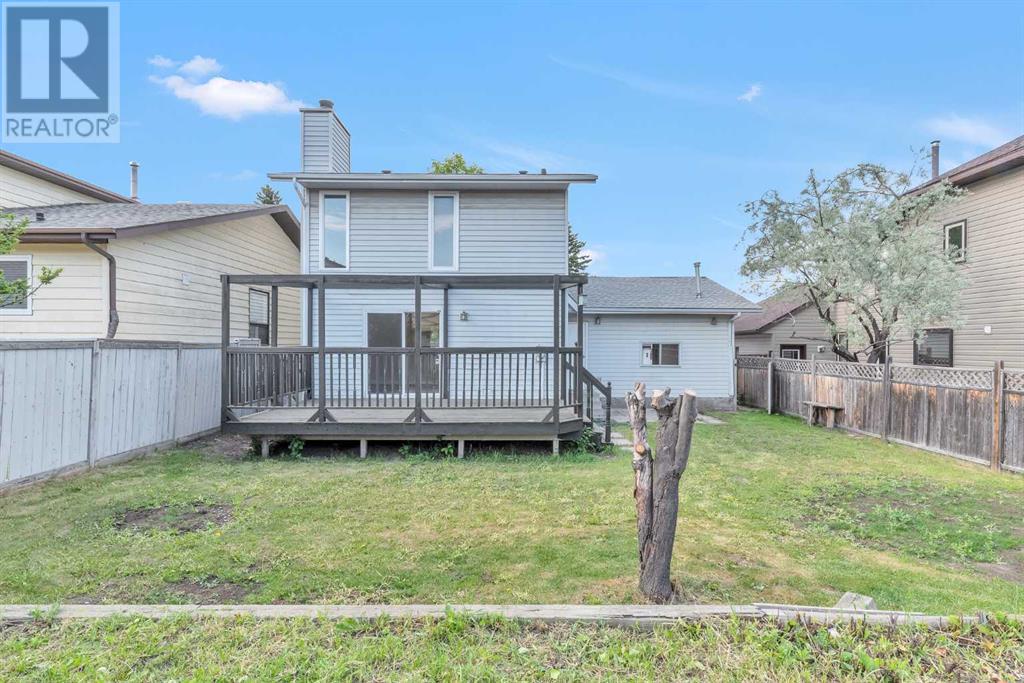 Single Family House for Sale in  Sandstone Way NW Sandstone Valley Calgary 