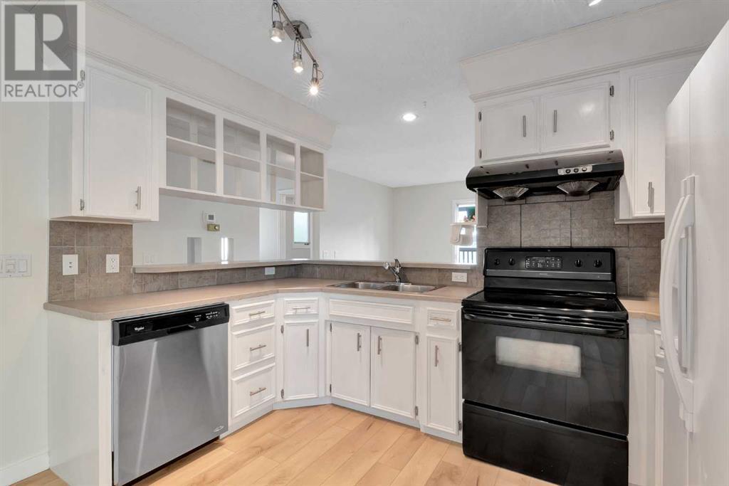 Single Family House for Sale in  Sandstone Way NW Sandstone Valley Calgary 