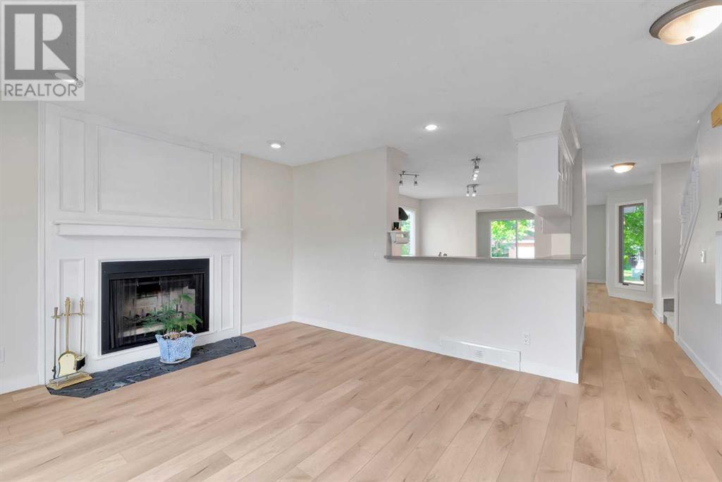Single Family House for Sale in  Sandstone Way NW Sandstone Valley Calgary 
