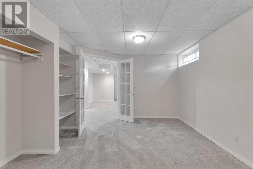 Single Family House for Sale in  Sandstone Way NW Sandstone Valley Calgary 