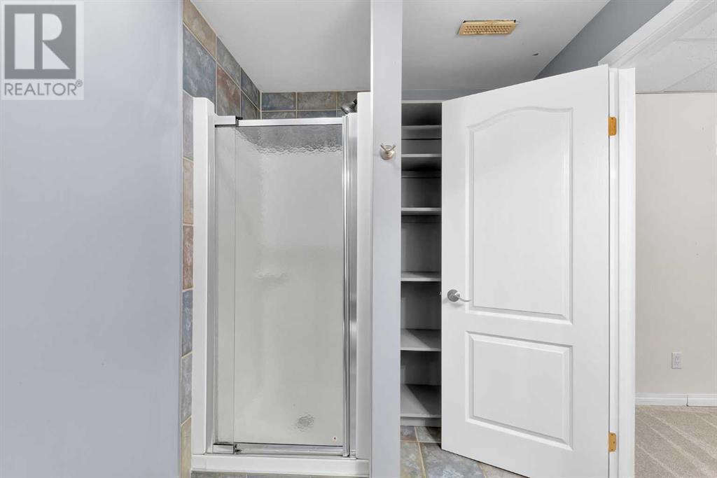 Single Family House for Sale in  Sandstone Way NW Sandstone Valley Calgary 