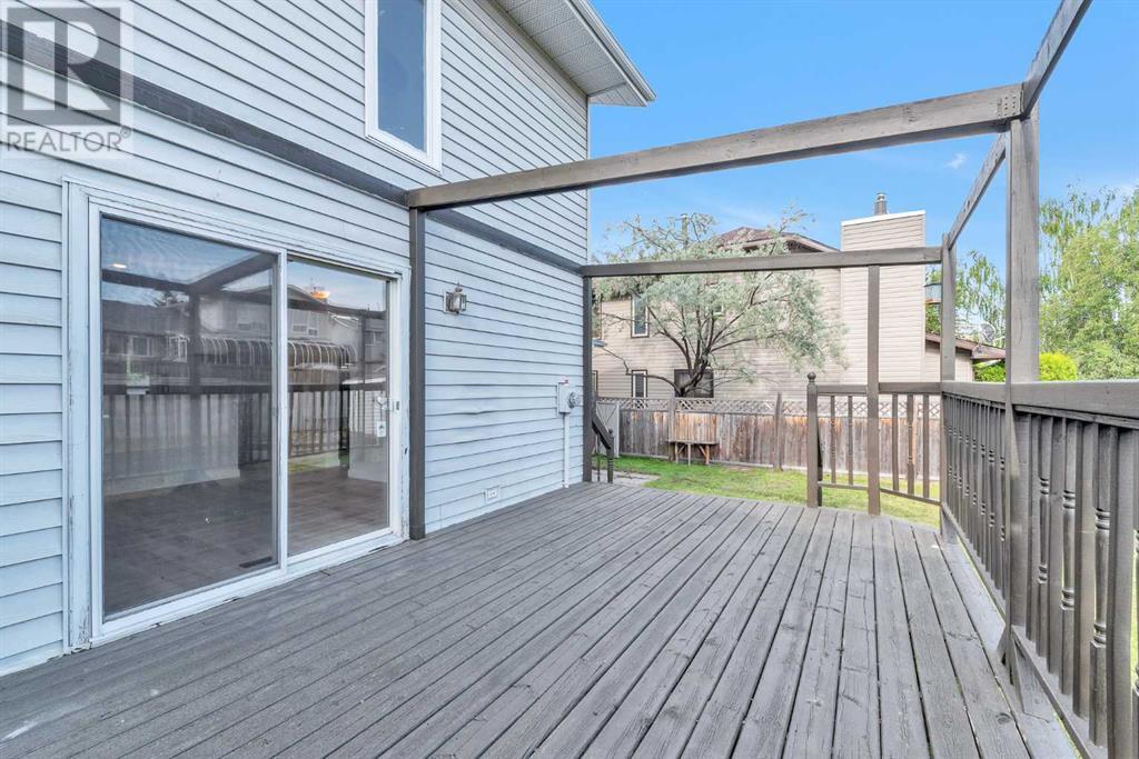 Single Family House for Sale in  Sandstone Way NW Sandstone Valley Calgary 