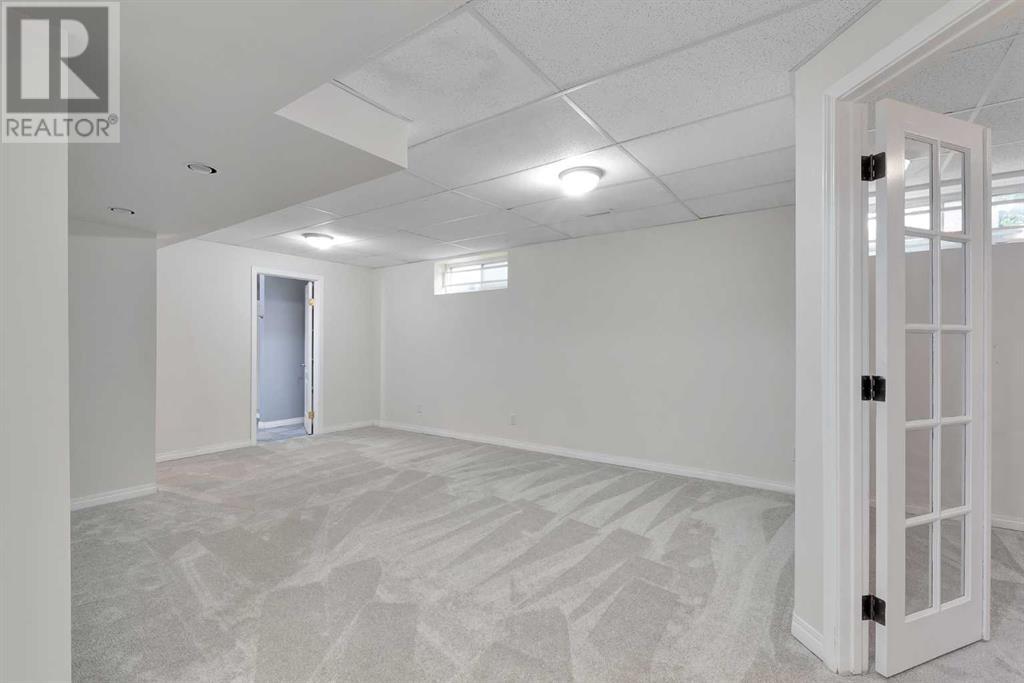 Single Family House for Sale in  Sandstone Way NW Sandstone Valley Calgary 