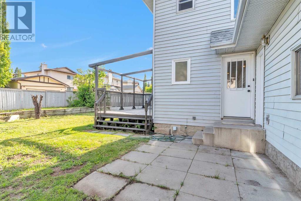 Single Family House for Sale in  Sandstone Way NW Sandstone Valley Calgary 
