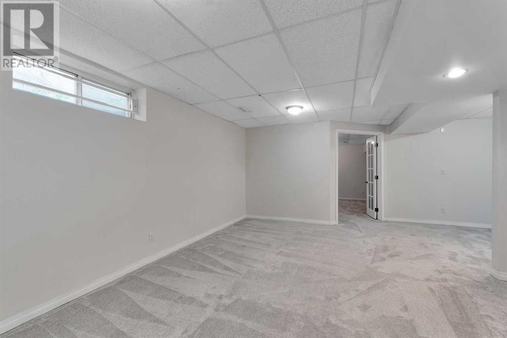 Single Family House for Sale in  Sandstone Way NW Sandstone Valley Calgary 
