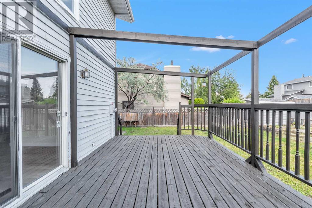 Single Family House for Sale in  Sandstone Way NW Sandstone Valley Calgary 