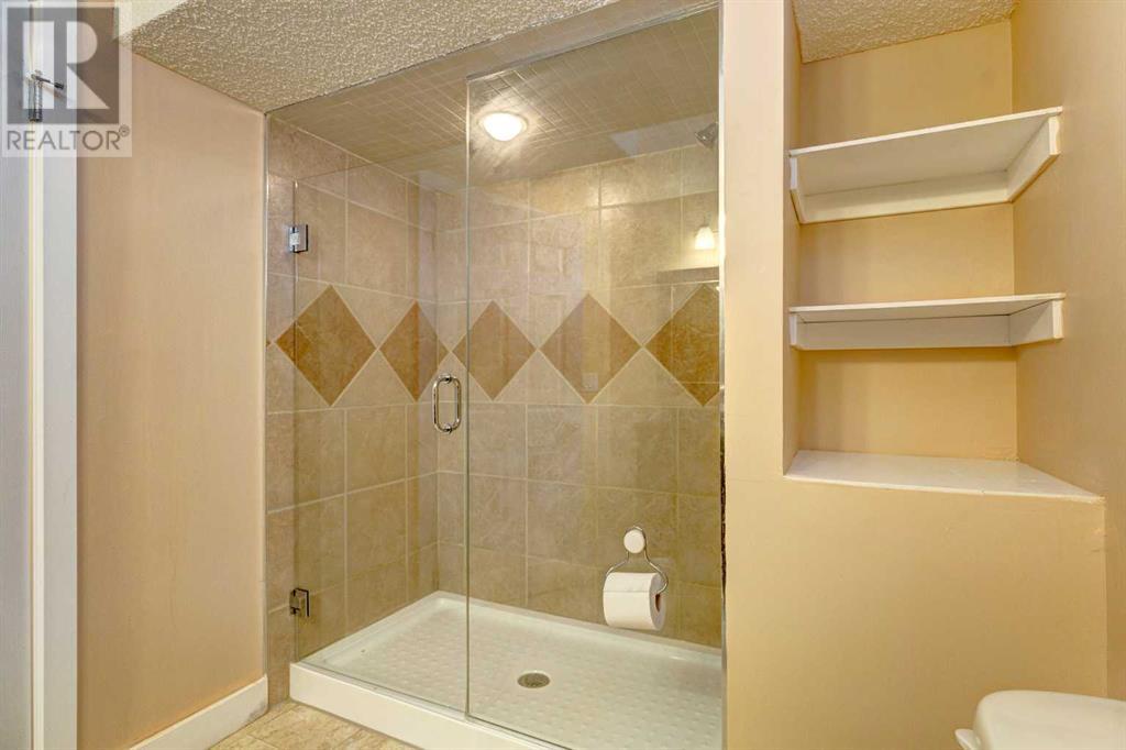 Single Family House for Sale in  Oakmount Way SW Oakridge Calgary 
