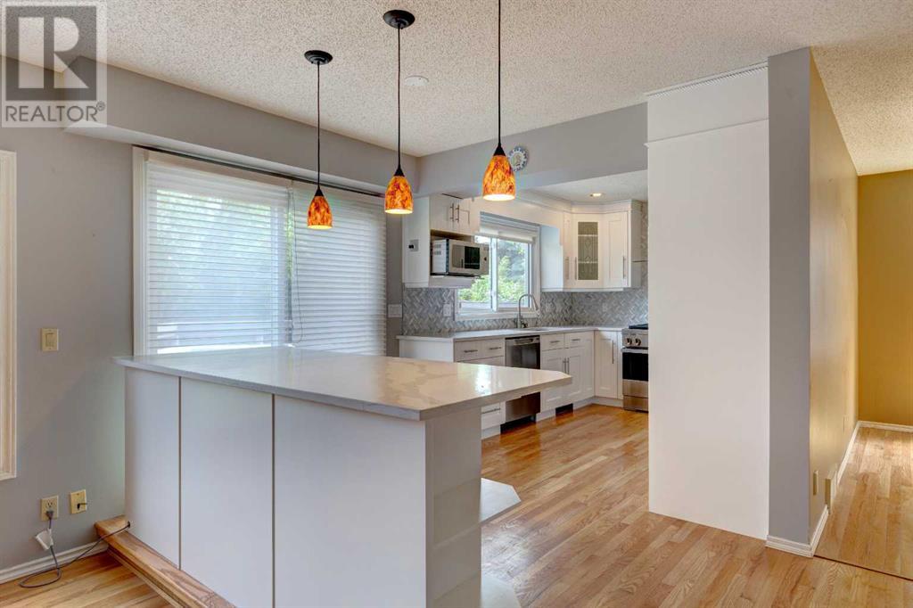 Single Family House for Sale in  Oakmount Way SW Oakridge Calgary 