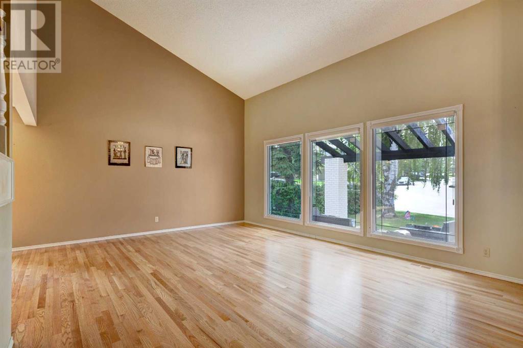 Single Family House for Sale in  Oakmount Way SW Oakridge Calgary 