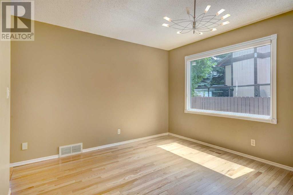 Single Family House for Sale in  Oakmount Way SW Oakridge Calgary 