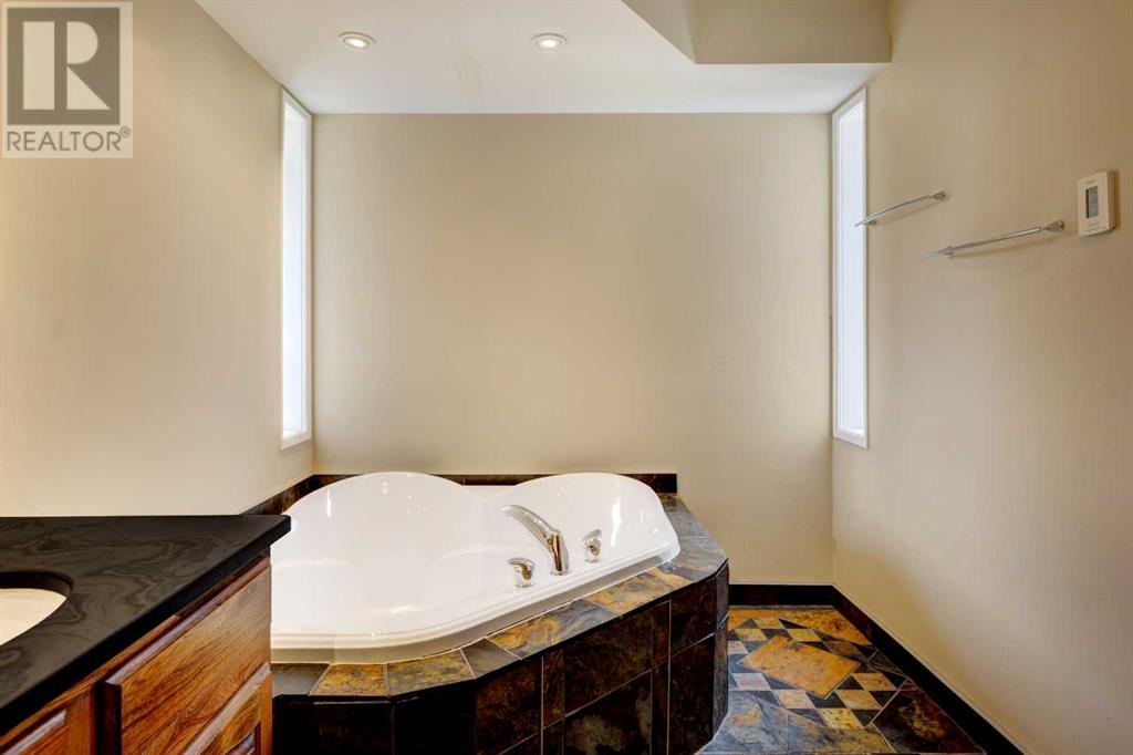 Single Family House for Sale in  Oakmount Way SW Oakridge Calgary 