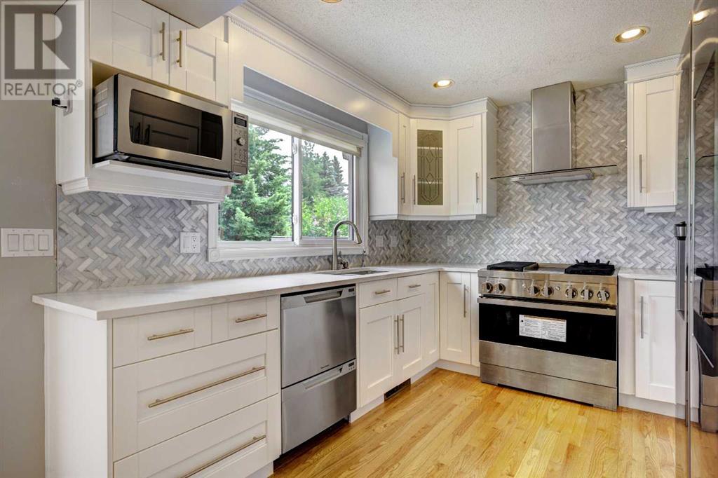 Single Family House for Sale in  Oakmount Way SW Oakridge Calgary 
