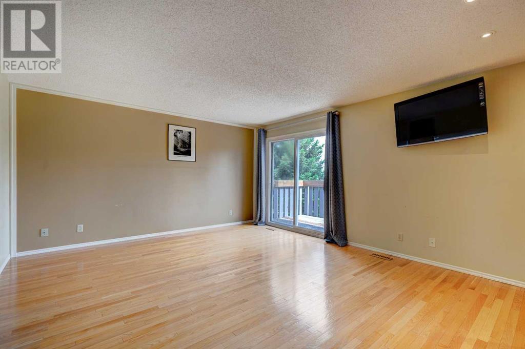 Single Family House for Sale in  Oakmount Way SW Oakridge Calgary 