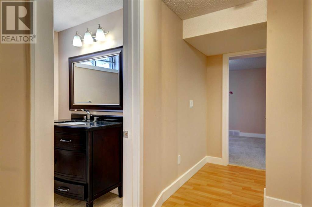 Single Family House for Sale in  Oakmount Way SW Oakridge Calgary 