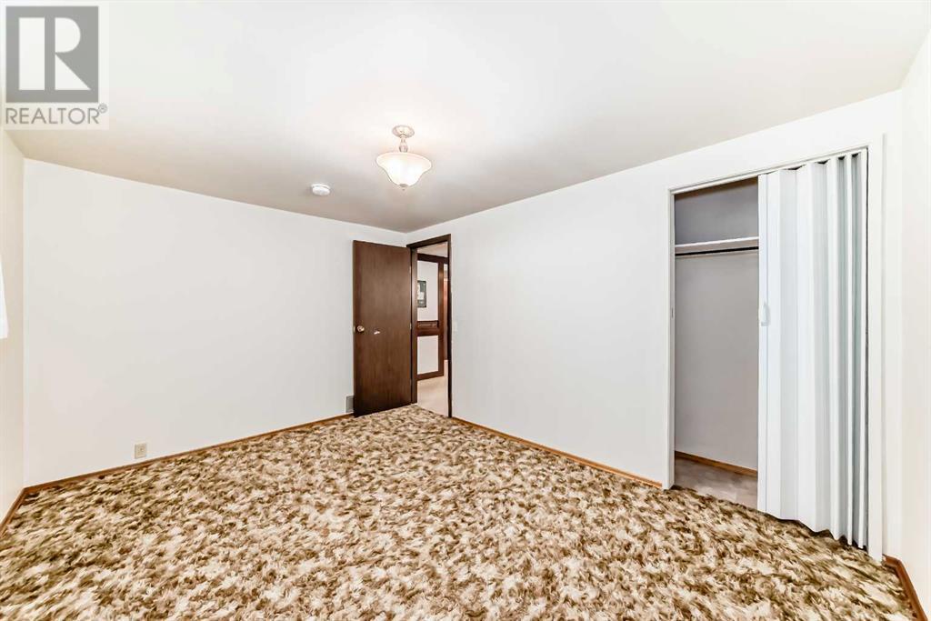 Single Family House for Sale in  Southdale Road SW Southwood Calgary 