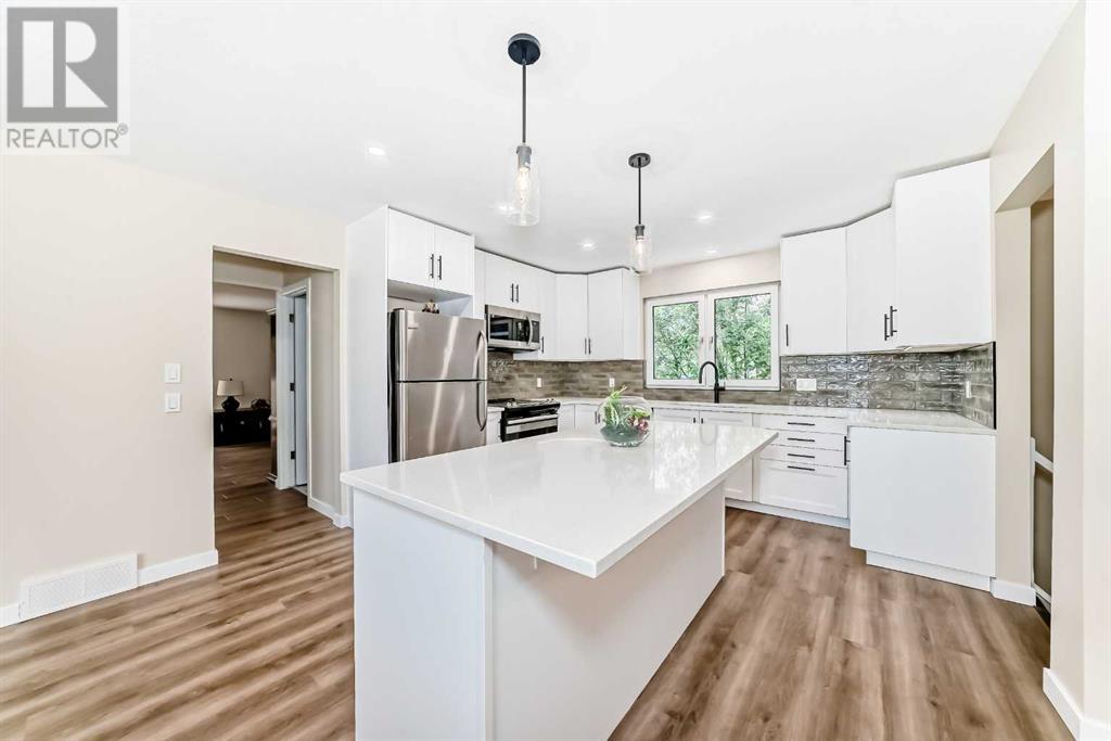 Single Family House for Sale in  Southdale Road SW Southwood Calgary 