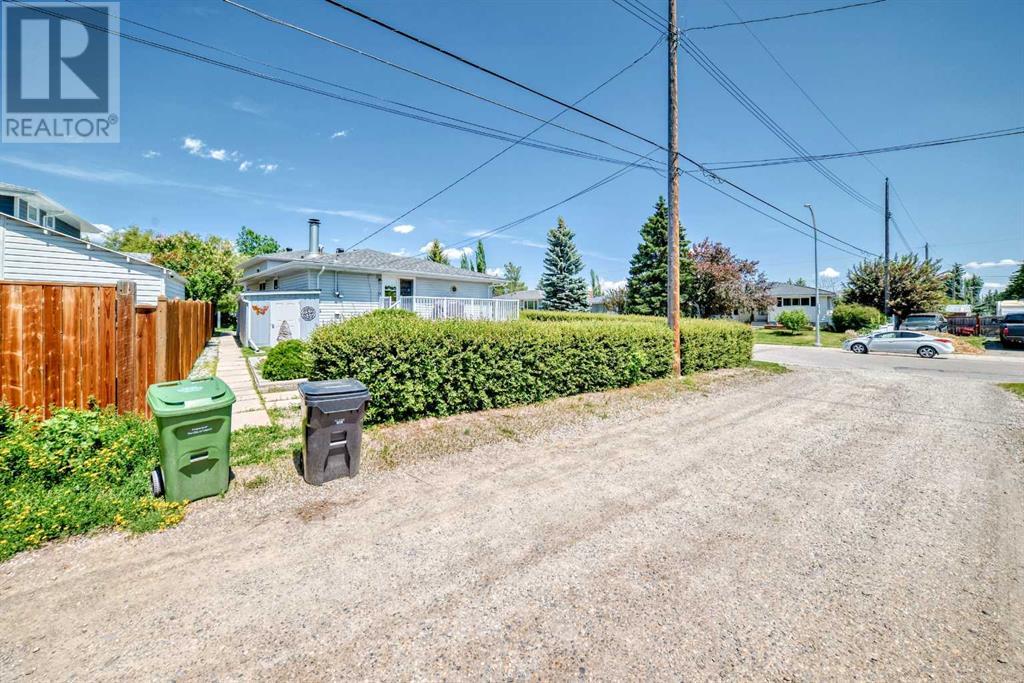 Single Family House for Sale in  Southdale Road SW Southwood Calgary 