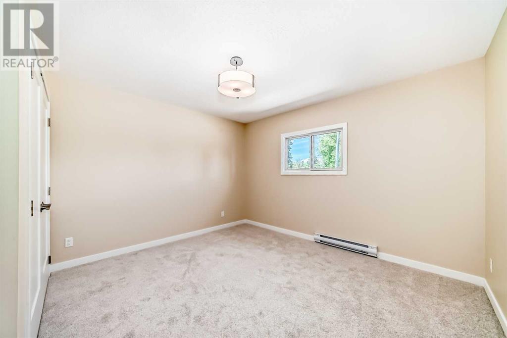 Single Family House for Sale in  Southdale Road SW Southwood Calgary 