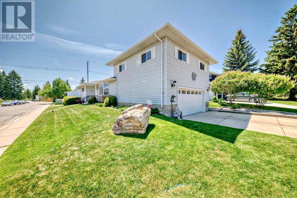 Single Family House for Sale in  Southdale Road SW Southwood Calgary 
